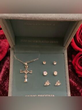 Danecraft boxed Cross Necklace & 3 pairs Stud Earring Sets- light up box